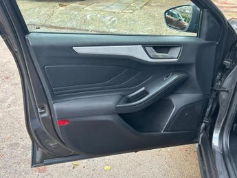 Ford Focus 1.0T EcoBoost Zetec Auto Euro 6 (s/s) 5dr