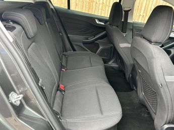 Ford Focus 1.0T EcoBoost Zetec Auto Euro 6 (s/s) 5dr