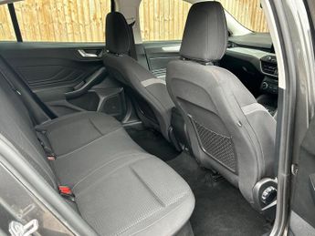 Ford Focus 1.0T EcoBoost Zetec Auto Euro 6 (s/s) 5dr