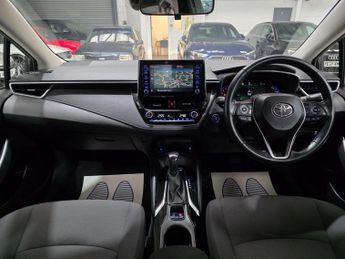Toyota Corolla 1.8 VVT-h Icon Tech CVT Euro 6 (s/s) 4dr