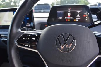 Volkswagen ID.3 Pure Performance 45kWh Life Auto 5dr