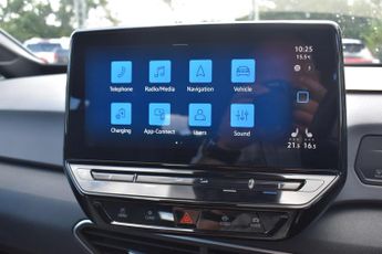 Volkswagen ID.3 Pure Performance 45kWh Life Auto 5dr