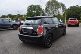 MINI Hatch 1.5 Cooper Auto Euro 6 (s/s) 3dr