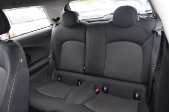 MINI Hatch 1.5 Cooper Auto Euro 6 (s/s) 3dr