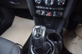 MINI Hatch 1.5 Cooper Auto Euro 6 (s/s) 3dr