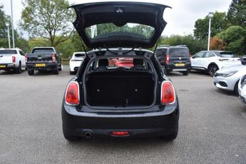 MINI Hatch 1.5 Cooper Auto Euro 6 (s/s) 3dr