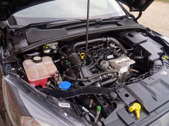 Ford Focus 1.0T EcoBoost Titanium Auto Euro 6 (s/s) 5dr