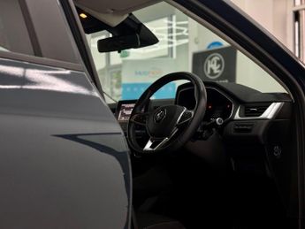 Renault Captur 1.3 TCe Iconic EDC Euro 6 (s/s) 5dr