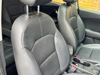 Kia Niro 1.6h GDi 4 DCT Euro 6 (s/s) 5dr ( 16in Alloy)