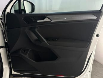 Volkswagen Tiguan 1.4 TSI 13kWh Life DSG Euro 6 (s/s) 5dr