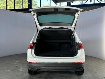 Volkswagen Tiguan 1.4 TSI 13kWh Life DSG Euro 6 (s/s) 5dr