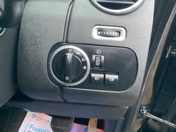 Land Rover Discovery 4 3.0 SD V6 SE Tech Auto 4WD Euro 5 (s/s) 5dr