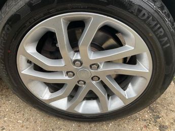 Land Rover Discovery 4 3.0 SD V6 SE Tech Auto 4WD Euro 5 (s/s) 5dr