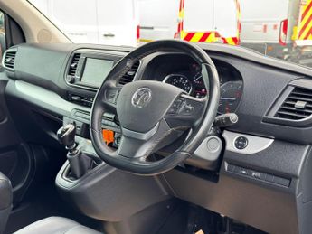 Vauxhall Vivaro Life 2.0 Turbo D Elite L MPV 5dr Diesel Manual LWB Euro 6 (s/s) (8 Se
