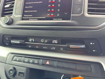 Vauxhall Vivaro Life 2.0 Turbo D Elite L MPV 5dr Diesel Manual LWB Euro 6 (s/s) (8 Se