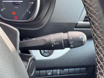 Vauxhall Vivaro Life 2.0 Turbo D Elite L MPV 5dr Diesel Manual LWB Euro 6 (s/s) (8 Se