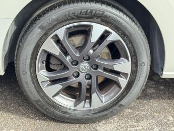 Vauxhall Vivaro Life 2.0 Turbo D Elite L MPV 5dr Diesel Manual LWB Euro 6 (s/s) (8 Se