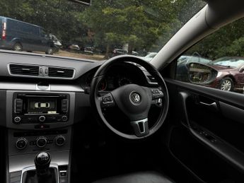 Volkswagen Passat 1.6 TDI BlueMotion Tech Executive Euro 5 (s/s) 4dr