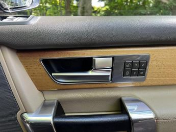 Land Rover Discovery 4 3.0 SD V6 HSE Auto 4WD Euro 5 (s/s) 5dr