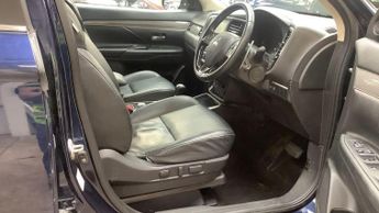 Mitsubishi Outlander 2.0 MIVEC Exceed CVT 4WD Euro 6 (s/s) 5dr