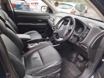 Mitsubishi Outlander 2.0 MIVEC Exceed SUV 5dr Petrol CVT 4WD Euro 6 (s/s) (150 ps)