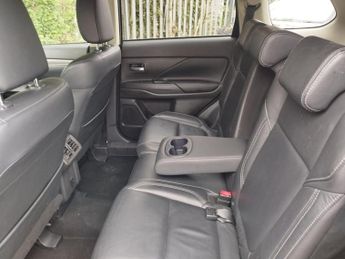 Mitsubishi Outlander 2.0 MIVEC Exceed SUV 5dr Petrol CVT 4WD Euro 6 (s/s) (150 ps)