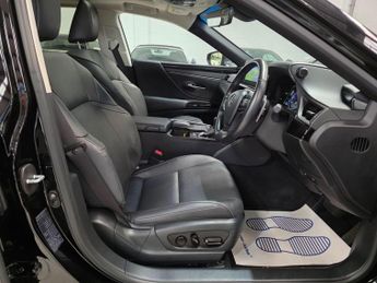Lexus ES 2.5 300h E-CVT Euro 6 (s/s) 4dr