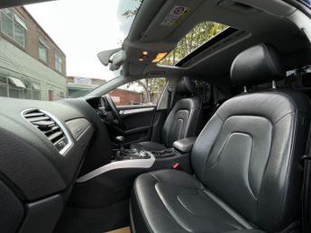 Audi A4 2.0 TDI SE Technik S Tronic quattro Euro 5 (s/s) 4dr