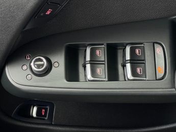 Audi A4 2.0 TDI SE Technik S Tronic quattro Euro 5 (s/s) 4dr