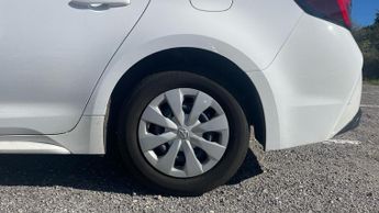 Toyota Corolla 1.8 VVT-h CVT Euro 6 (s/s) 5dr