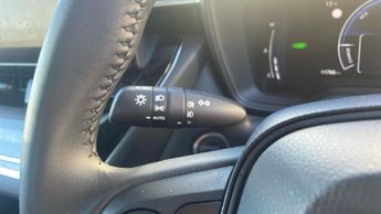 Toyota Corolla 1.8 VVT-h CVT Euro 6 (s/s) 5dr