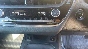 Toyota Corolla 1.8 VVT-h CVT Euro 6 (s/s) 5dr