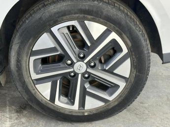 Hyundai KONA 64kWh Premium Auto 5dr (10.5kW Charger)