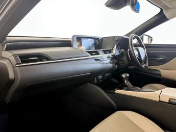 Lexus ES 2.5 300h E-CVT Euro 6 (s/s) 4dr
