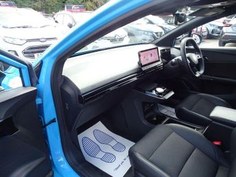 MG MG4 64kWh Trophy Long Range Auto 5dr