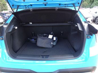 MG MG4 64kWh Trophy Long Range Auto 5dr