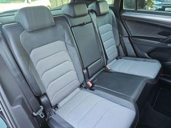 Volkswagen Tiguan 1.5 TSI EVO R-Line Tech DSG Euro 6 (s/s) 5dr