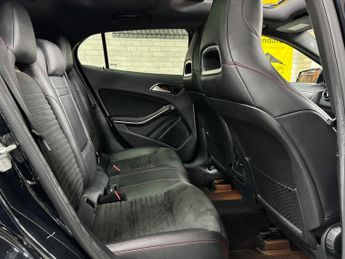 Mercedes-Benz GLA 2.1 GLA220d AMG Line (Premium Plus) 7G-DCT 4MATIC Euro 6 (s/s) 5