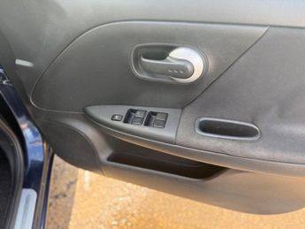 Nissan Note 1.6 16V n-tec Auto Euro 5 5dr
