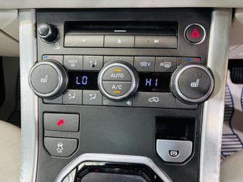 Land Rover Range Rover Evoque 2.2 SD4 Pure Auto 4WD Euro 5 5dr
