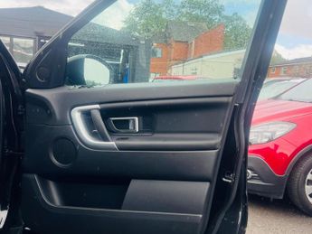 Land Rover Discovery Sport 2.0 TD4 HSE Black Auto 4WD Euro 6 (s/s) 5dr