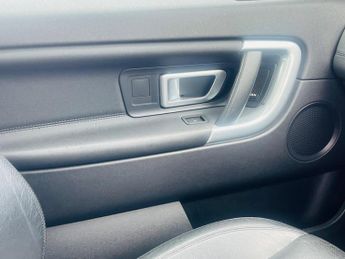 Land Rover Discovery Sport 2.0 TD4 HSE Black Auto 4WD Euro 6 (s/s) 5dr