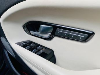 Land Rover Range Rover Evoque 2.0 TD4 HSE Dynamic Auto 4WD Euro 6 (s/s) 5dr