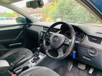 Skoda Octavia 2.0 TDI Elegance DSG Euro 5 (s/s) 5dr