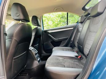 Skoda Octavia 2.0 TDI Elegance DSG Euro 5 (s/s) 5dr