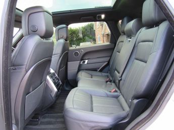 Land Rover Range Rover Sport 3.0 D300 MHEV HSE Silver Auto 4WD Euro 6 (s/s) 5dr