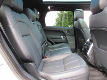 Land Rover Range Rover Sport 3.0 D300 MHEV HSE Silver Auto 4WD Euro 6 (s/s) 5dr