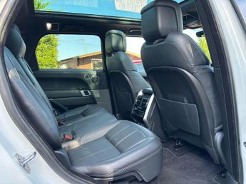 Land Rover Range Rover Sport 3.0 D300 MHEV HSE Silver Auto 4WD Euro 6 (s/s) 5dr