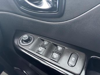 Renault Captur 1.5 dCi ENERGY Dynamique Nav SUV 5dr Diesel Auto Euro 6 (s/s) (9