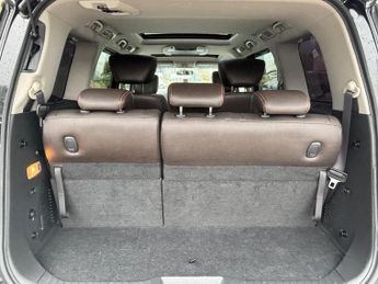 Nissan Elgrand 3.5 V6 HIGHWAY STAR  PREMIUM 7 SEAT AUTO